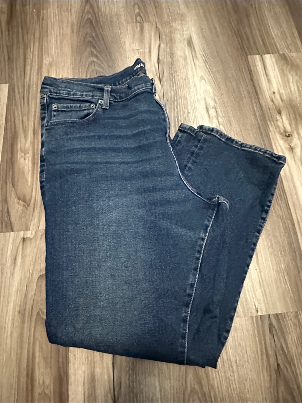 Amazon Essentials Women's Straight Leg Jeans in Dark Blue Wash